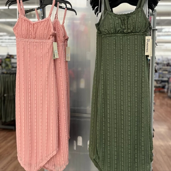 Lace pink midi dress - Picture 1 of 11